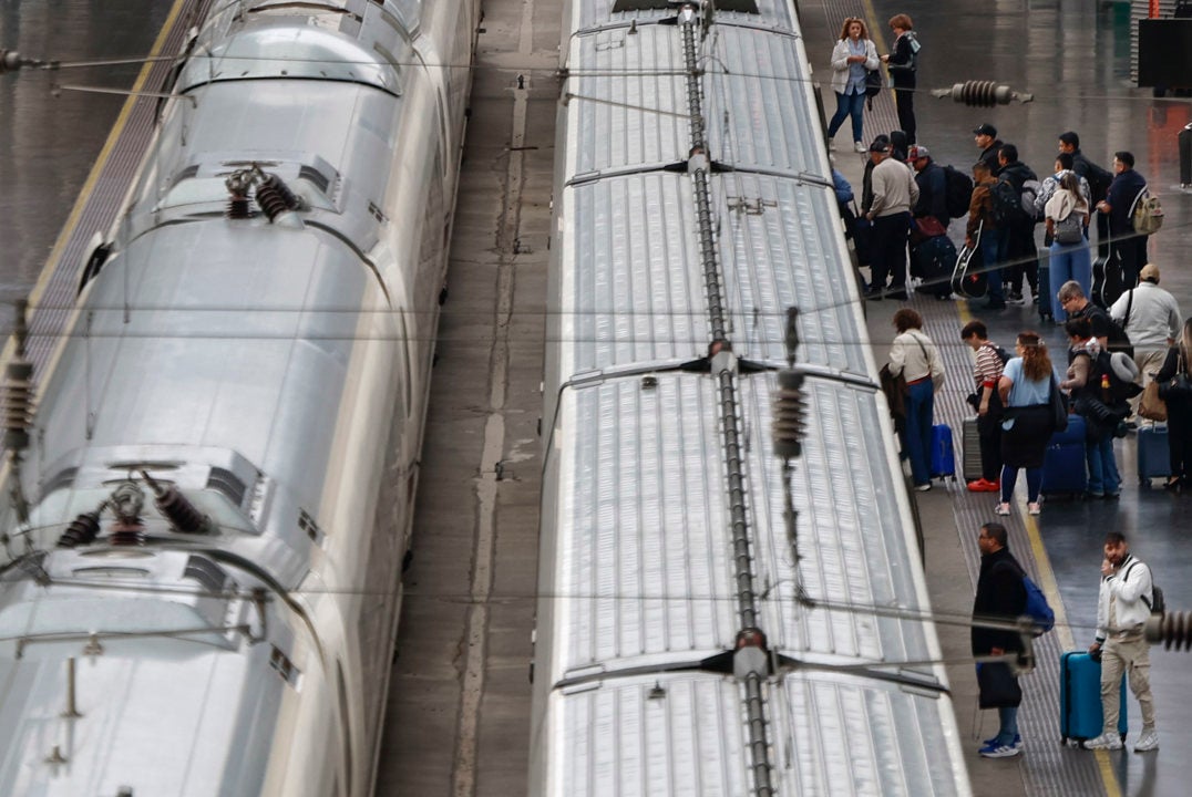 El robo de cable en la línea de AVE Madrid - Sevilla sigue provocando retrasos en trenes este lunes El robo de cable en la línea de AVE Madrid - Sevilla sigue provocando retrasos en trenes este lunes