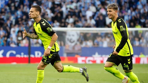 El Betis remonta y apunta a la Champions