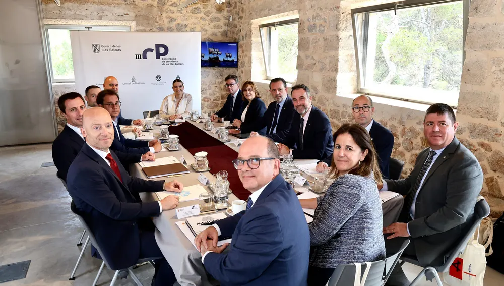 La conferencia ha contado con la presencia de los presidentes de los cuatro consells insulares y parte del Govern balear La conferencia ha contado con la presencia de los presidentes de los cuatro consells insulares y parte del Govern balear