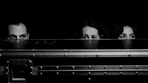 Paz Palau estrena en Factoria Echegaray "Aquí también los árboles son verdes" cultura