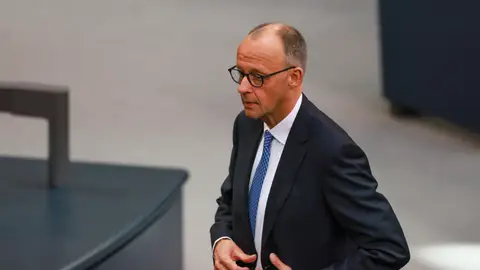 El canciller designado, Friedrich Merz, asiste a la elección de canciller alemán en el Bundestag en Berlín El canciller designado, Friedrich Merz, asiste a la elección de canciller alemán en el Bundestag en Berlín/ EFE/EPA/HANNIBAL HANSCHKE