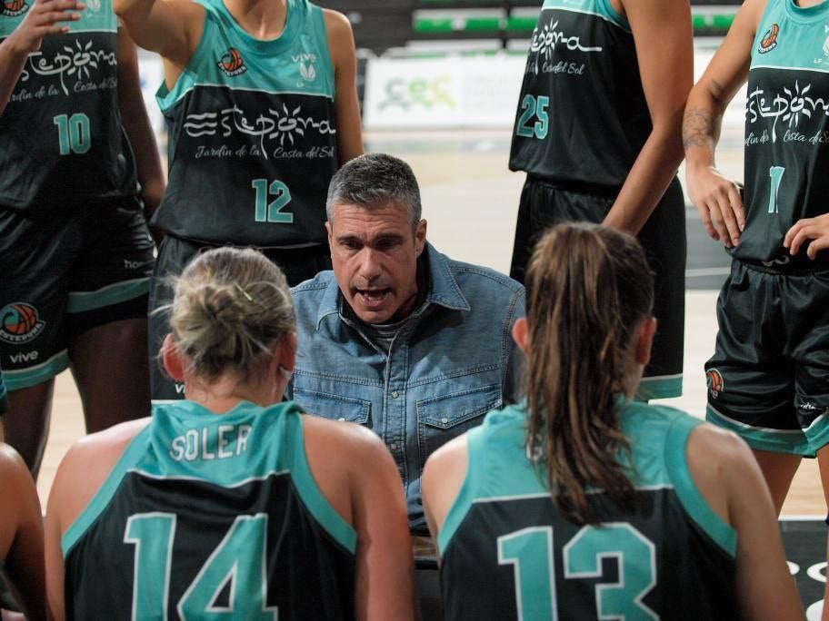 Francis Tomé: "A la plantilla no hace falta motivarla porque las jugadoras están más que motivadas" Francis Tomé: "A la plantilla no hace falta motivarla porque las jugadoras están más que motivadas"