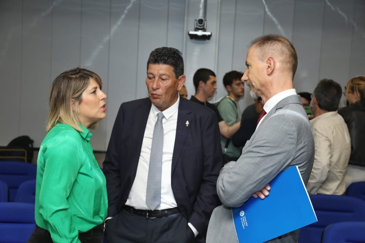 Manuel Martinez, Presidente de la Comunidad de Regantes del Campo de Cartagena: Con los recortes del trasvase "estamos jodidos" Manuel Martinez, Presidente de la Comunidad de Regantes del Campo de Cartagena: Con los recortes del trasvase "estamos jodidos"