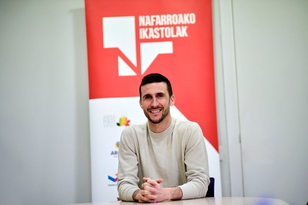Oier Sanjurjo: "La evolución del euskera ha sido mayúscula pero la era digital es un freno para su crecimiento" Oier Sanjurjo: "La evolución del euskera ha sido mayúscula pero la era digital es un freno para su crecimiento"