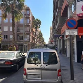 La mejora del transporte público, la apertura de aparcamientos disuasorios y la implantación de la 'zona azul' buscan la mejora del tráfico en Torrevieja La mejora del transporte público, la apertura de aparcamientos disuasorios y la implantación de la 'zona azul' buscan la mejora del tráfico en Torrevieja
