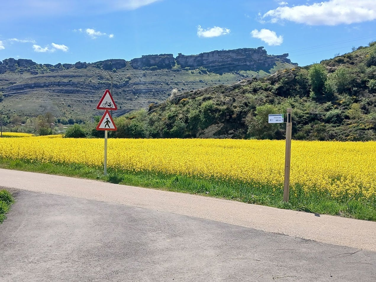 Concluida la construcción de un itinerario ciclista entre el punto de información de Villaescusa y el centro de interpretación del Geoparque de las Loras Concluida la construcción de un itinerario ciclista entre el punto de información de Villaescusa y el centro de interpretación del Geoparque de las Loras
