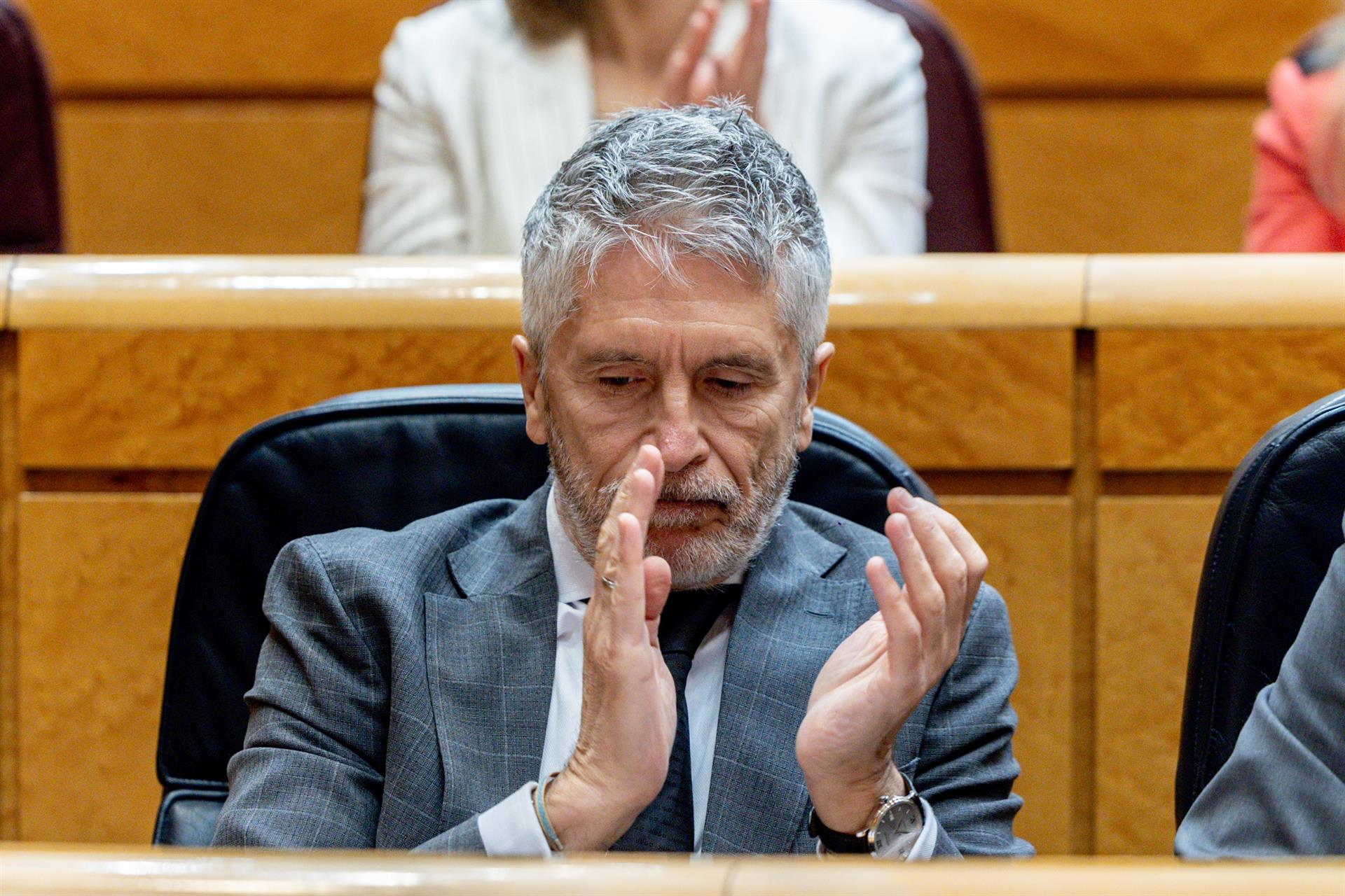 Grande-Marlaska subraya la rápida detención de los autores del tiroteo en Plasencia mientras el PP reclama más policías Grande-Marlaska subraya la rápida detención de los autores del tiroteo en Plasencia mientras el PP reclama más policías