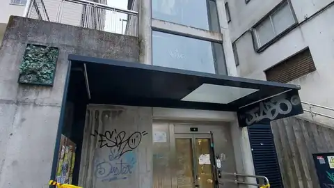 La alcaldesa de Santiago espera que el ascensor de la rúa Triacastela se arregle para "la semana que viene" La alcaldesa de Santiago espera que el ascensor de la rúa Triacastela se arregle para "la semana que viene"