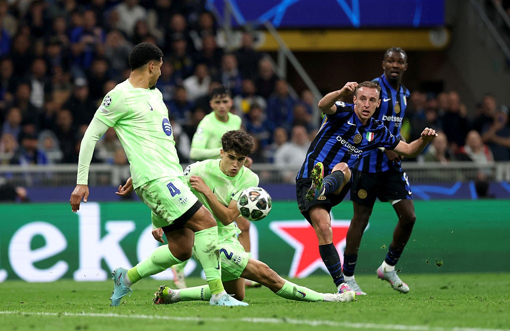 Un gol de Frattesi deja al Barcelona sin final Un gol de Frattesi deja al Barcelona sin final