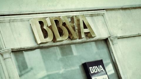 Exteriores sucursal BBVA 