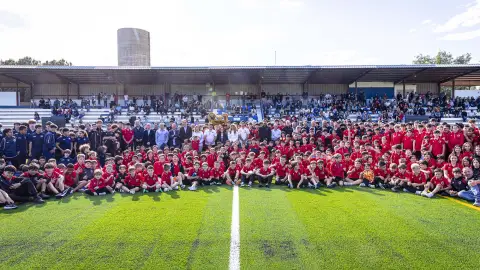 El fútbol en el estadio del ‘Mundial 82’ de Catarroja vuelve a ser una realidad gracias al Valencia CF El fútbol en el estadio del ‘Mundial 82’ de Catarroja vuelve a ser una realidad gracias al Valencia CF