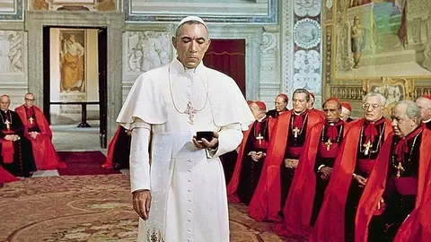 Dónde ver Las sandalias del pescador: la película sobre la elección de un nuevo papa Dónde ver Las sandalias del pescador: la película sobre la elección de un nuevo papa