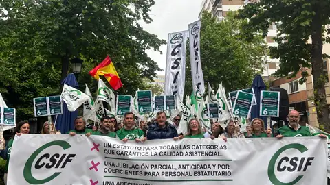 CSIF Extremadura sale a la calle para pedir un Estatuto Marco para todos los trabajadores del ámbito sanitario CSIF Extremadura sale a la calle para pedir un Estatuto Marco para todos los trabajadores del ámbito sanitario