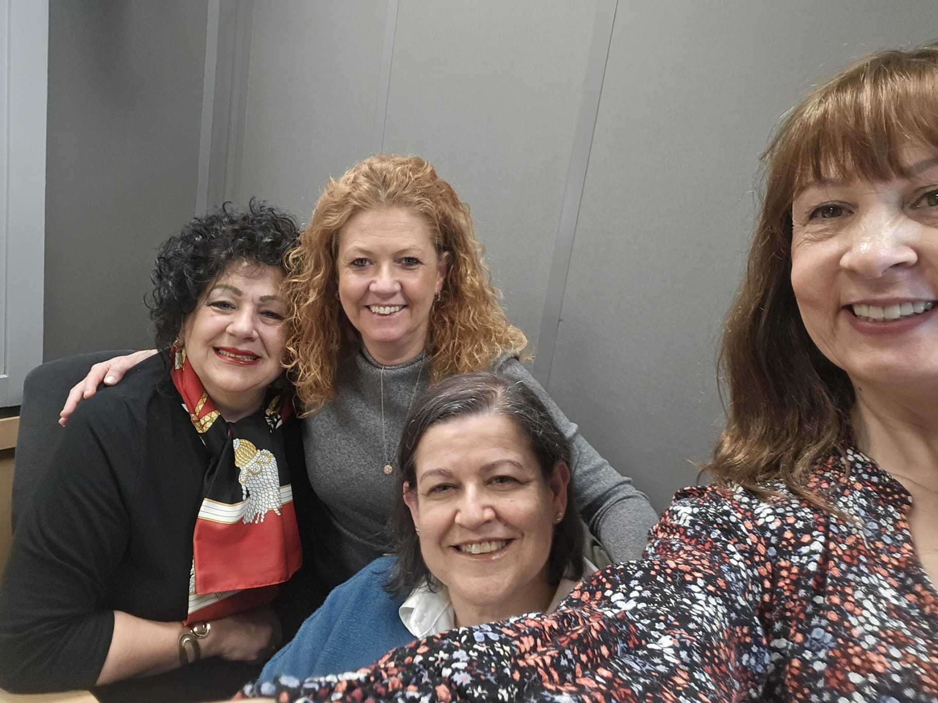 Tertulia con la Asociación Mujeres de Empresa Tertulia con la Asociación Mujeres de Empresa