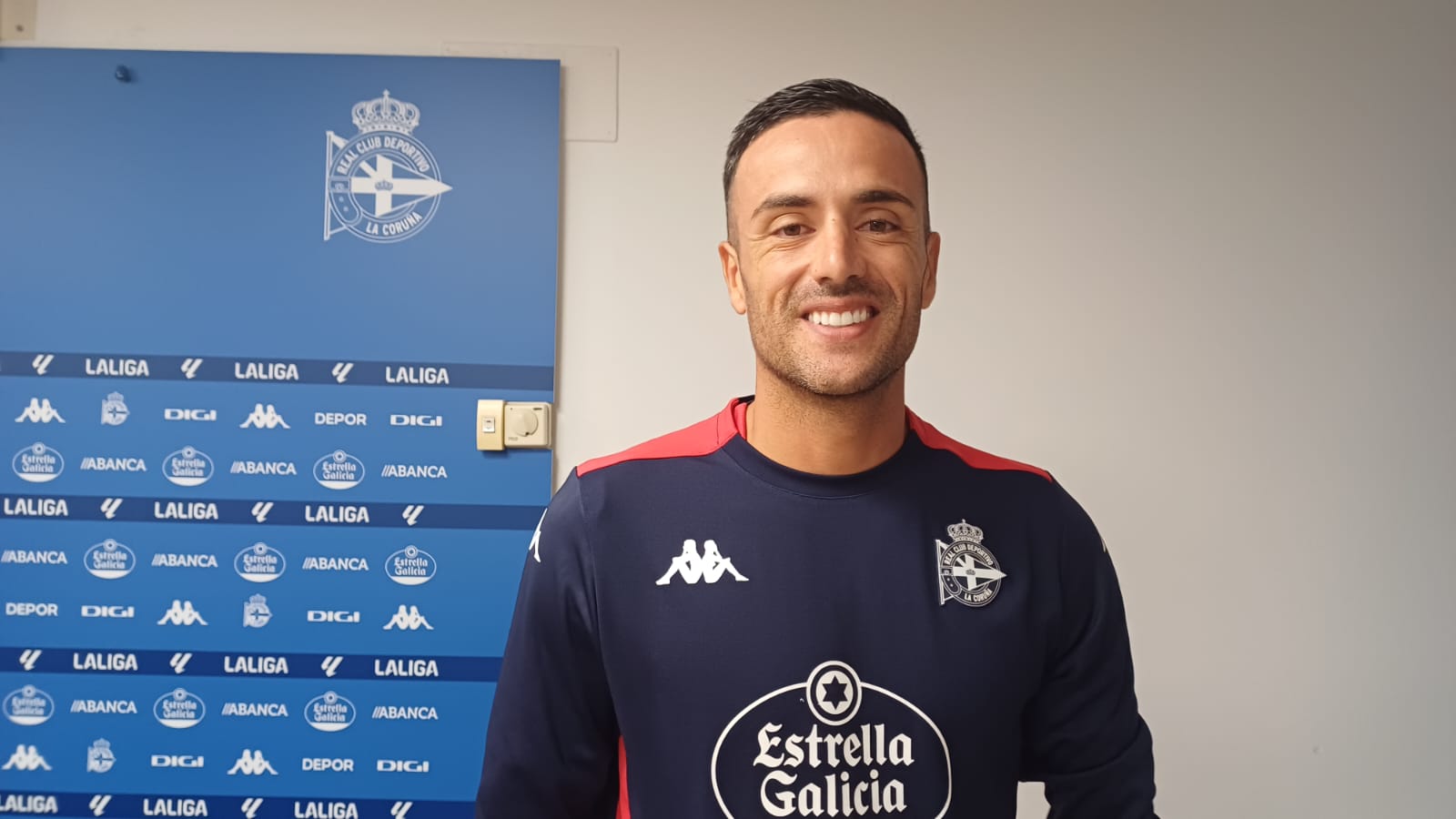 Cristian Herrera confirma que cumplió los objetivos y su contrato con el Deportivo está ampliado hasta 2026 Cristian Herrera confirma que cumplió los objetivos y su contrato con el Deportivo está ampliado hasta 2026