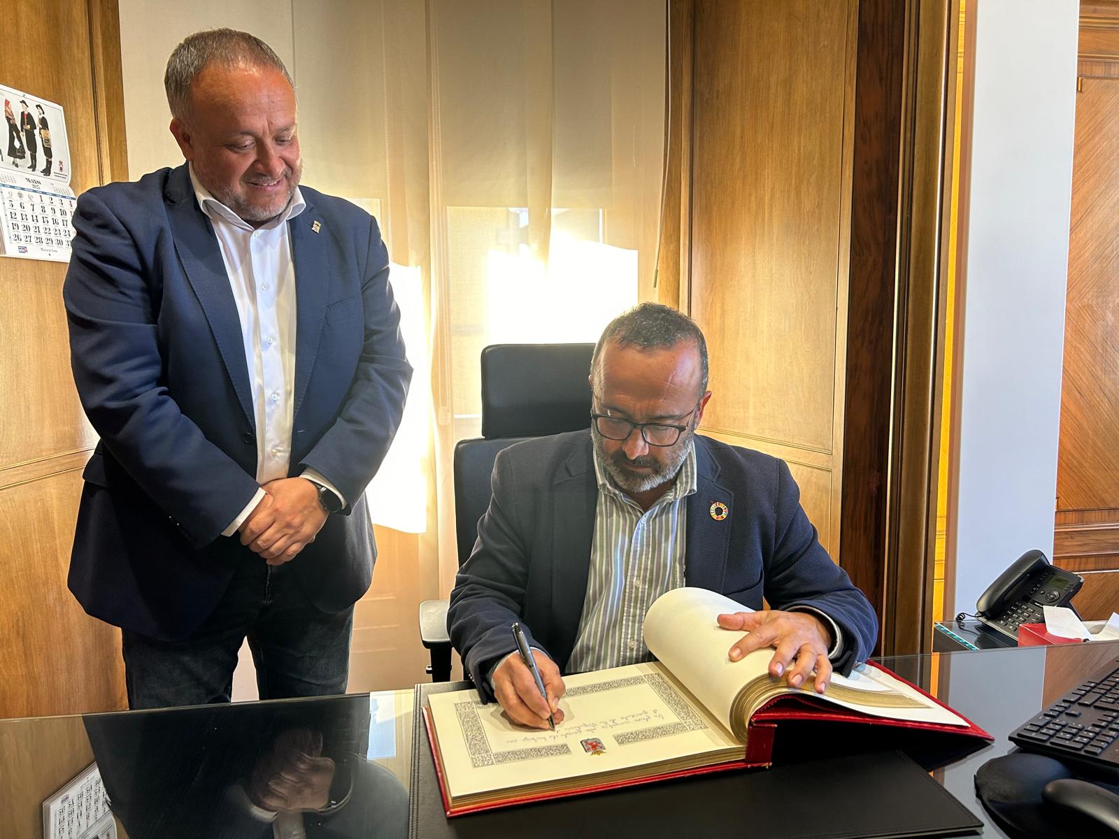 Las diputaciones de Cáceres y León comparten conocimientos técnicos para mejorar su eficiencia Las diputaciones de Cáceres y León comparten conocimientos técnicos para mejorar su eficiencia