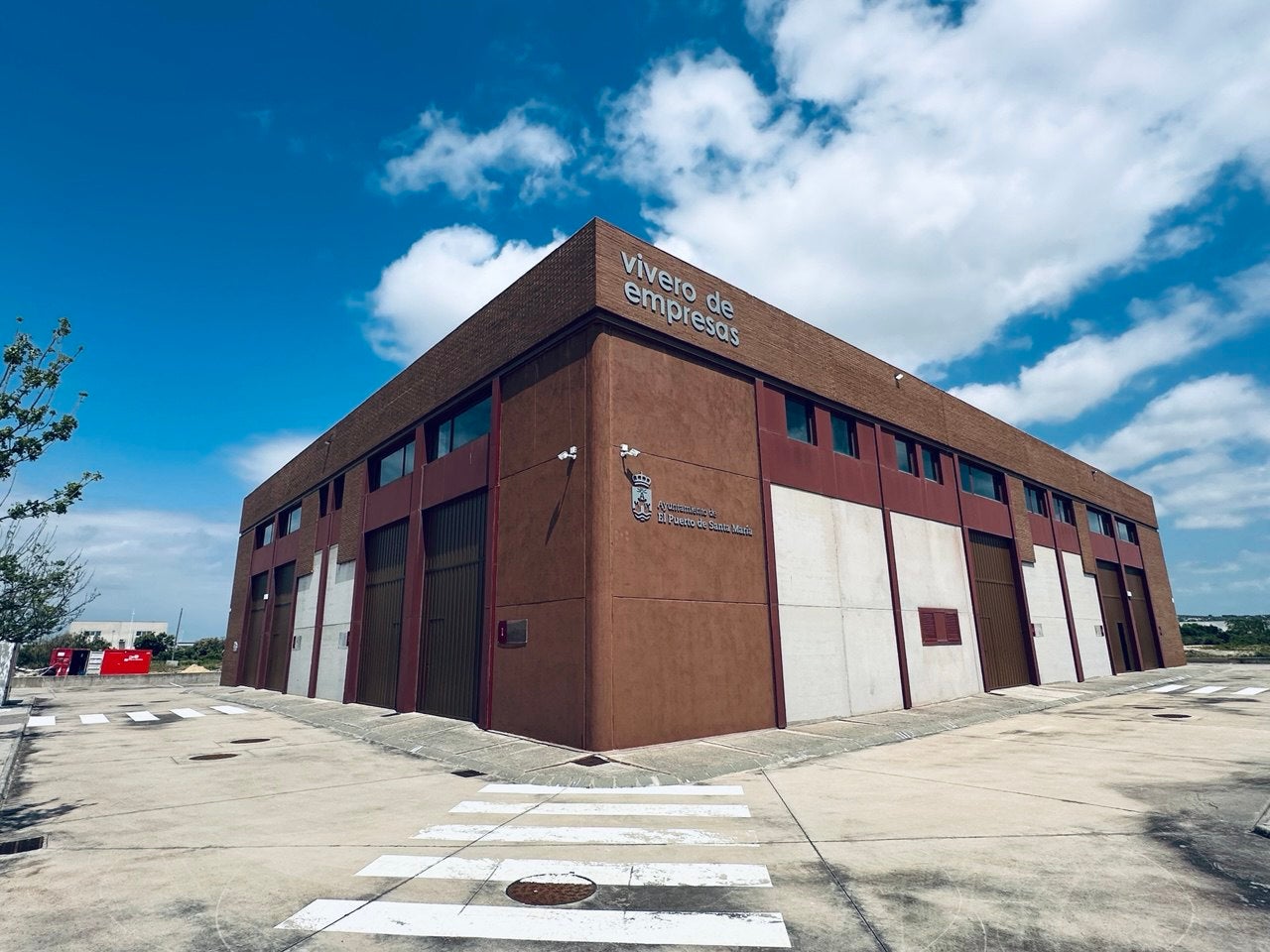 El Ayuntamiento de El Puerto reactiva el Vivero de Empresas Industriales con una nueva ordenanza El Ayuntamiento de El Puerto reactiva el Vivero de Empresas Industriales con una nueva ordenanza