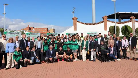 Una nueva plaza en la Ciudad Deportiva de Cáceres rinde homenaje a los olímpicos y paralímpicos extremeños Una nueva plaza en la Ciudad Deportiva de Cáceres rinde homenaje a los olímpicos y paralímpicos extremeños