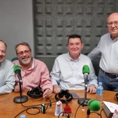 Enfoque periodístico a temas de actualidad de la Vega Baja en la tertulia de 'Más de uno' Enfoque periodístico a temas de actualidad de la Vega Baja en la tertulia de 'Más de uno'