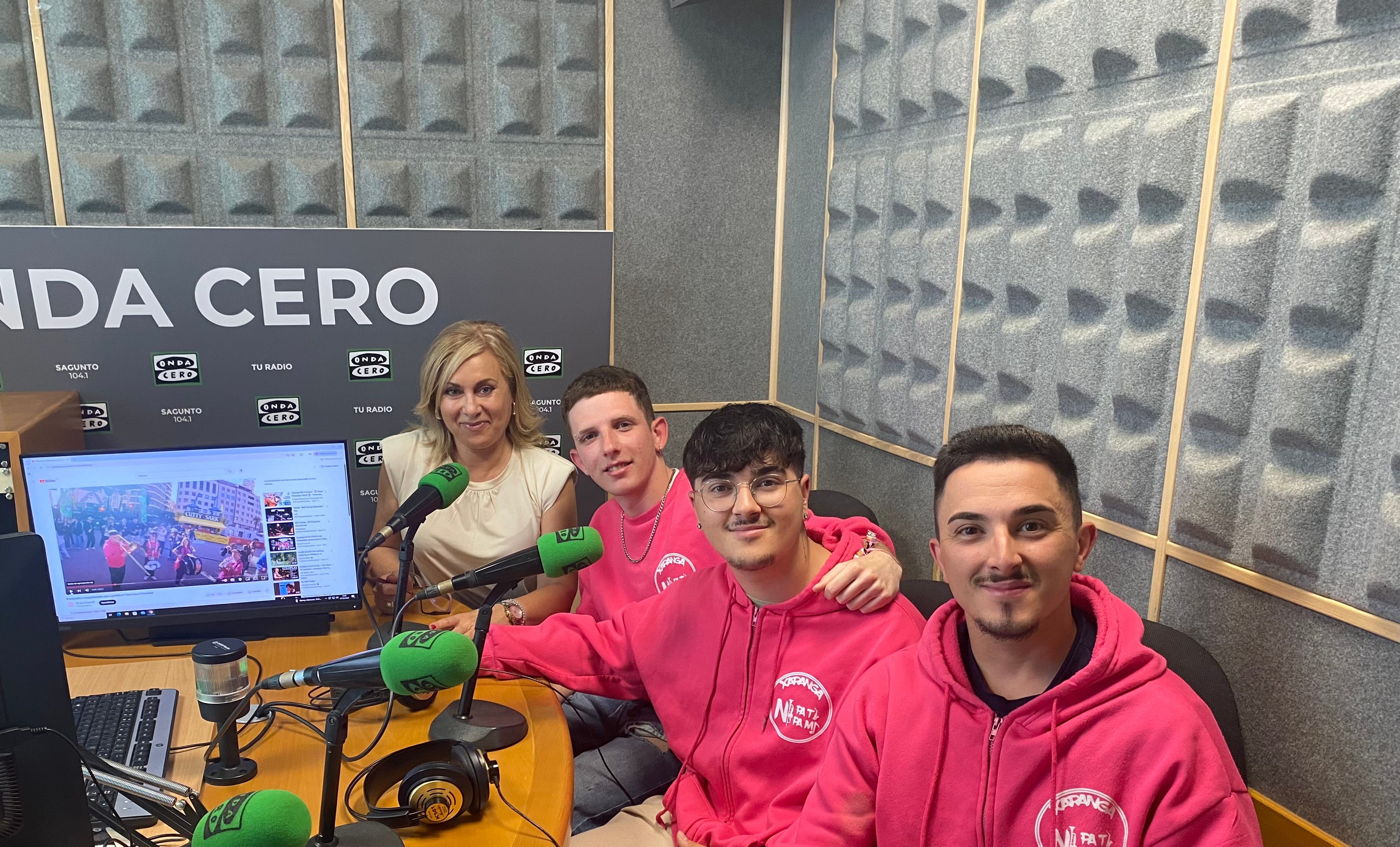 La charanga saguntina 'Ni pa ti ni pa mi' compite en el concurso nacional de Escucha en Teruel La charanga saguntina 'Ni pa ti ni pa mi' compite en el concurso nacional de Escucha en Teruel