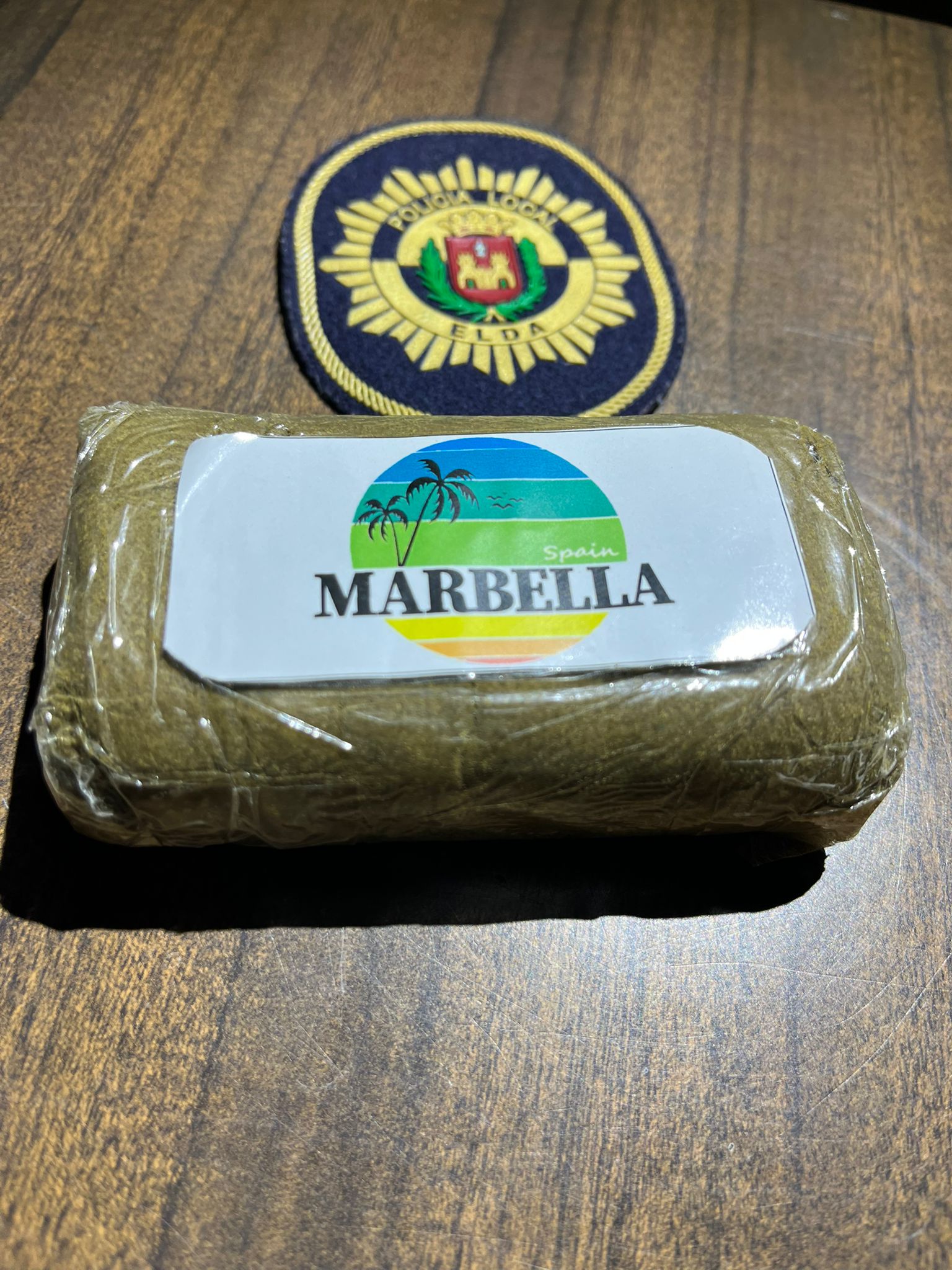 Dos detenidos en Elda tras ser sorprendidos con un paquete con 100 gramos de hachís Dos detenidos en Elda tras ser sorprendidos con un paquete con 100 gramos de hachís