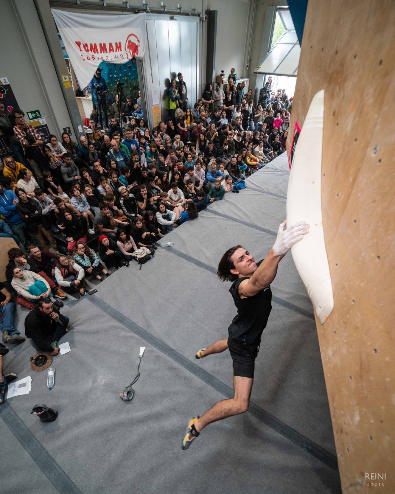 Así se prepara el Campeonato de Cantabria de escalada en bloque Así se prepara el Campeonato de Cantabria de escalada en bloque