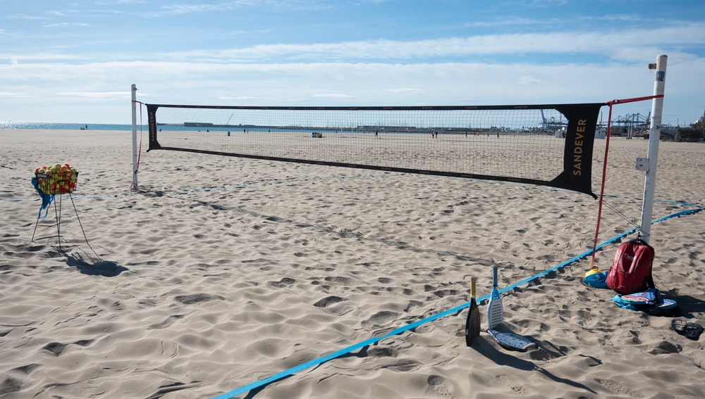Instalación de pádel playa en Valencia Instalación de pádel playa en Valencia