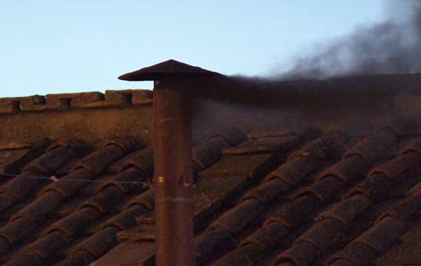 Así hemos contado en Onda Cero la primera fumata negra del cónclave para designar al sustituto del papa Francisco Así hemos contado en Onda Cero la primera fumata negra del cónclave para designar al sustituto del papa Francisco