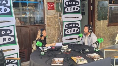 Susana Pedreira entrevistando a Samuel Lago, alcalde de Cambados