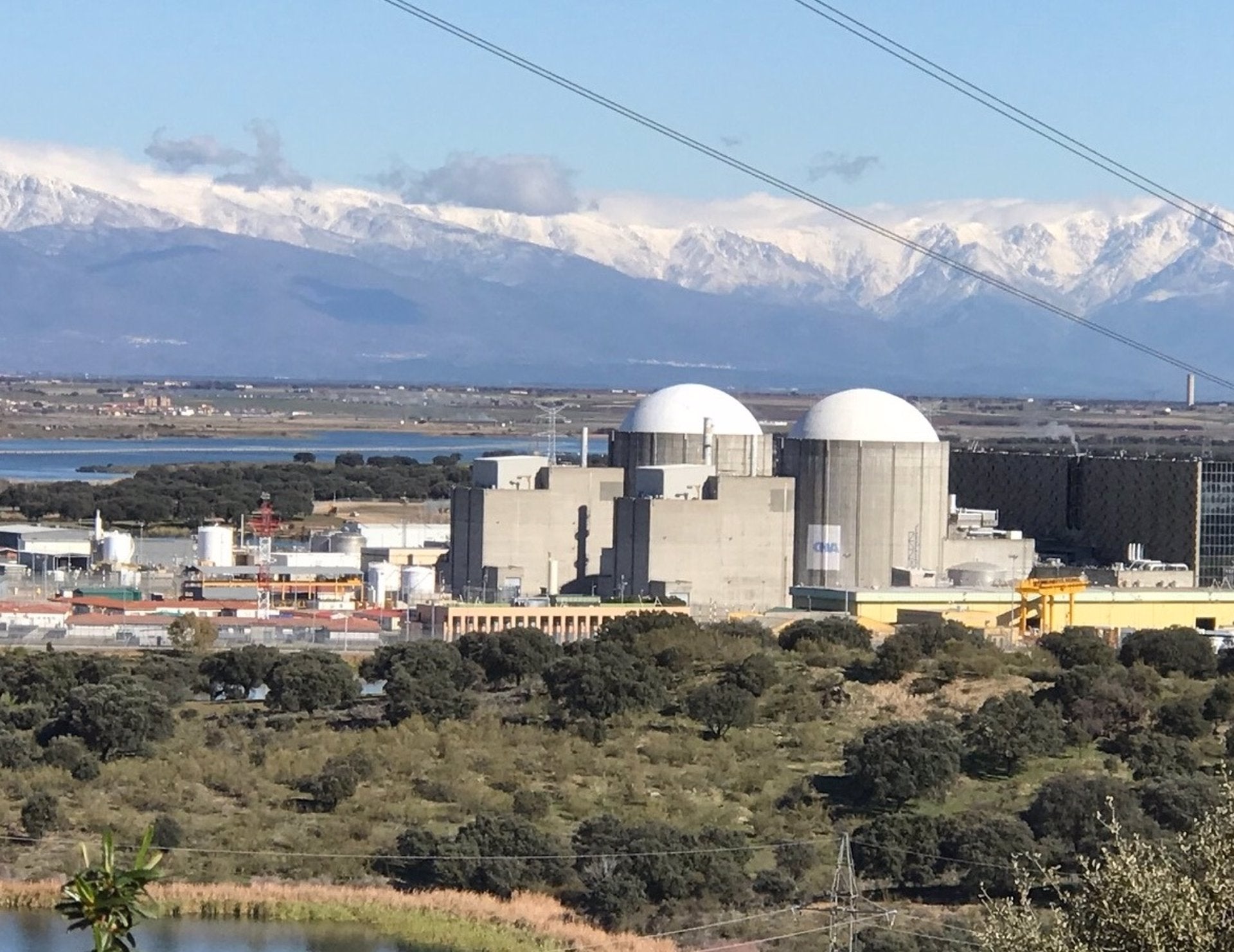 La Central Nuclear de Almaraz opera con normalidad tras conectar sus dos unidades a la red eléctrica La Central Nuclear de Almaraz opera con normalidad tras conectar sus dos unidades a la red eléctrica