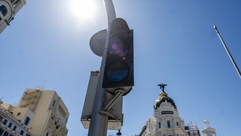 Sem&aacute;foro de Gran V&iacute;a durante el apag&oacute;n