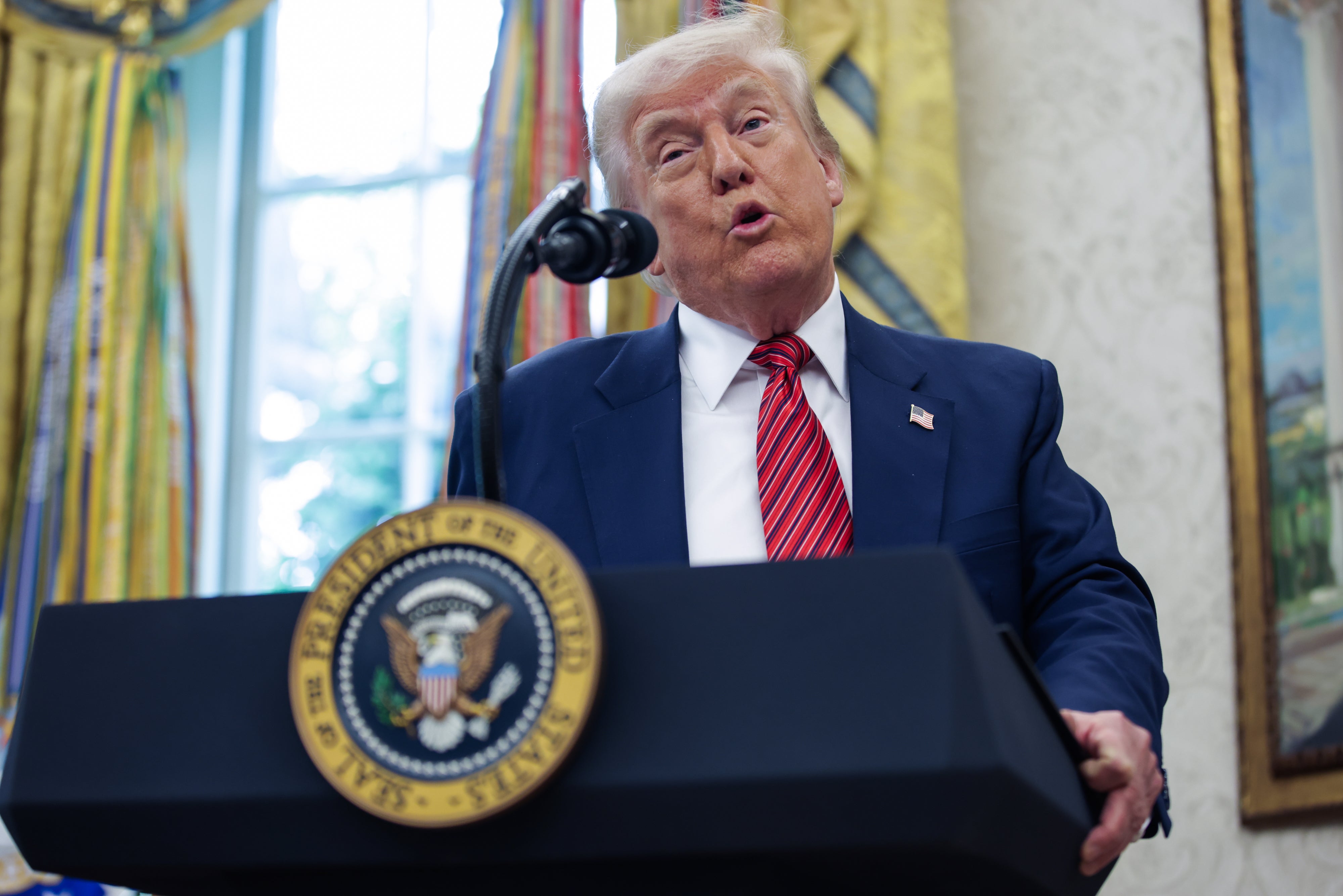 Trump asegura que sabe dónde está el líder de Irán y descarta matarlo "por ahora" Trump asegura que sabe dónde está el líder de Irán y descarta matarlo "por ahora"