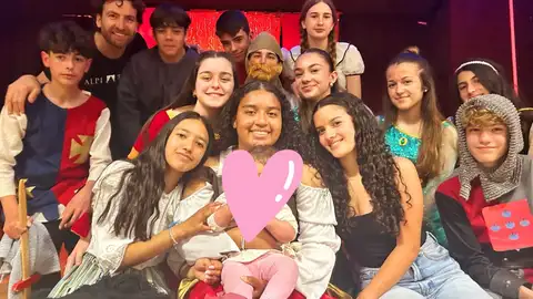 Grupo de alumnos del IES de Benidorm que han representado su propia versión de la Carta Pobla Grupo de alumnos del IES de Benidorm que han representado su propia versión de la Carta Pobla