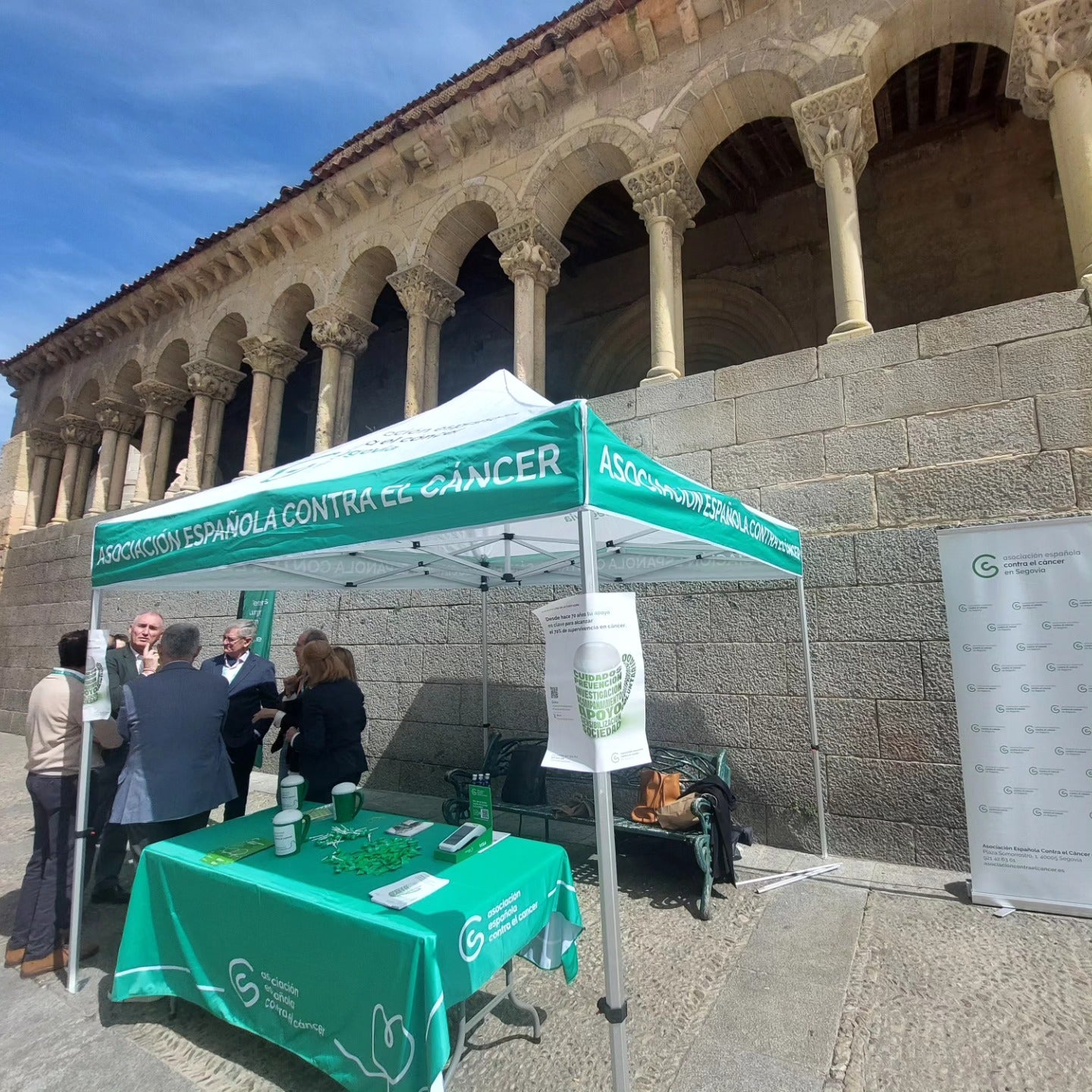 La Asociación Española contra el Cáncer celebra su cuestación anual con 19 mesas repartidas por la ciudad La Asociación Española contra el Cáncer celebra su cuestación anual con 19 mesas repartidas por la ciudad