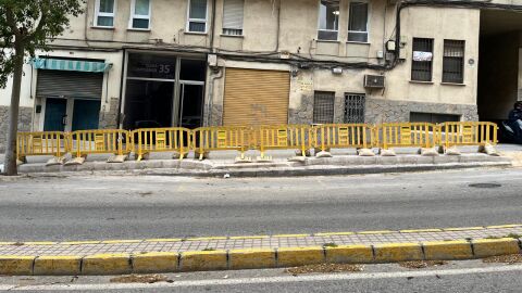 Estado en el que se encuentra uno de los tramos de la calle Clara Campoamor de Elche.