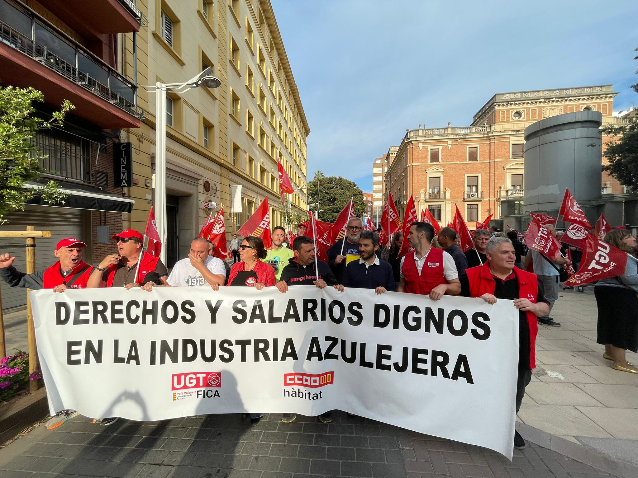 Los sindicatos del azulejo no descartan la huelga indefinida si no hay respuesta de la patronal Los sindicatos del azulejo no descartan la huelga indefinida si no hay respuesta de la patronal