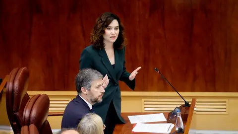 Ayuso agradece a los servicios públicos que dieran la cara en el apagón y acusa a Sánchez de "gestión chavista" Ayuso agradece a los servicios públicos que dieran la cara en el apagón y acusa a Sánchez de "gestión chavista"