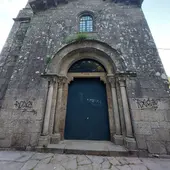 Condenan las pintadas que aparecen en la iglesia de Santa Susana: "Esto nos cuesta mucho dinero y no se puede limpiar muchas veces la piedra" Condenan las pintadas que aparecen en la iglesia de Santa Susana: "Esto nos cuesta mucho dinero y no se puede limpiar muchas veces la piedra"