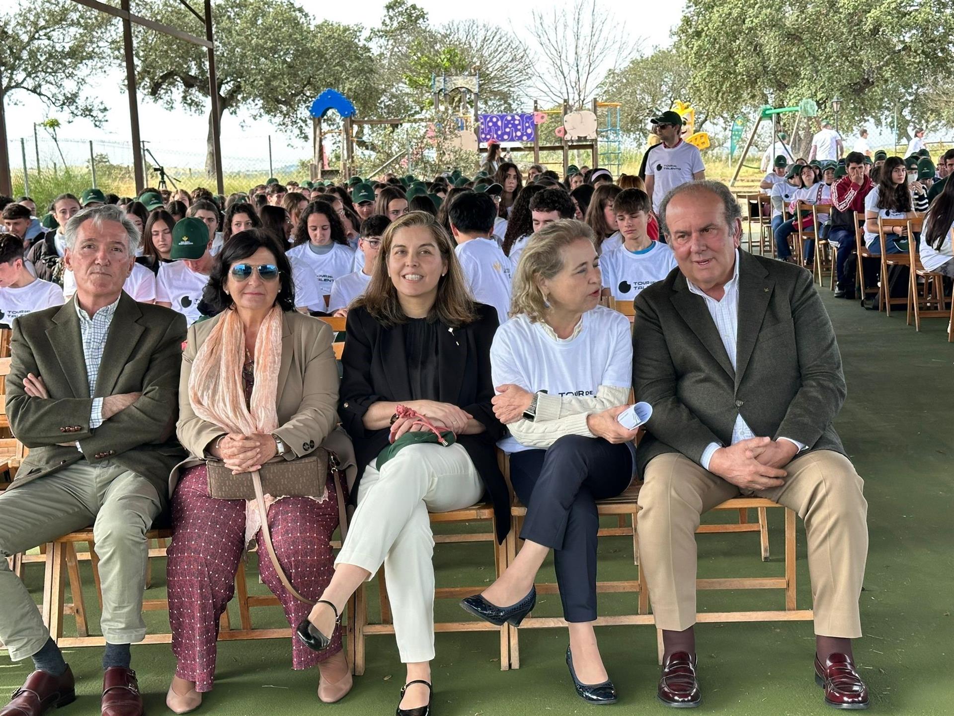 Unos 500 alumnos de siete centros asisten al concierto 'AmplificARTE' enmarcado el Tour del Talento Unos 500 alumnos de siete centros asisten al concierto 'AmplificARTE' enmarcado el Tour del Talento