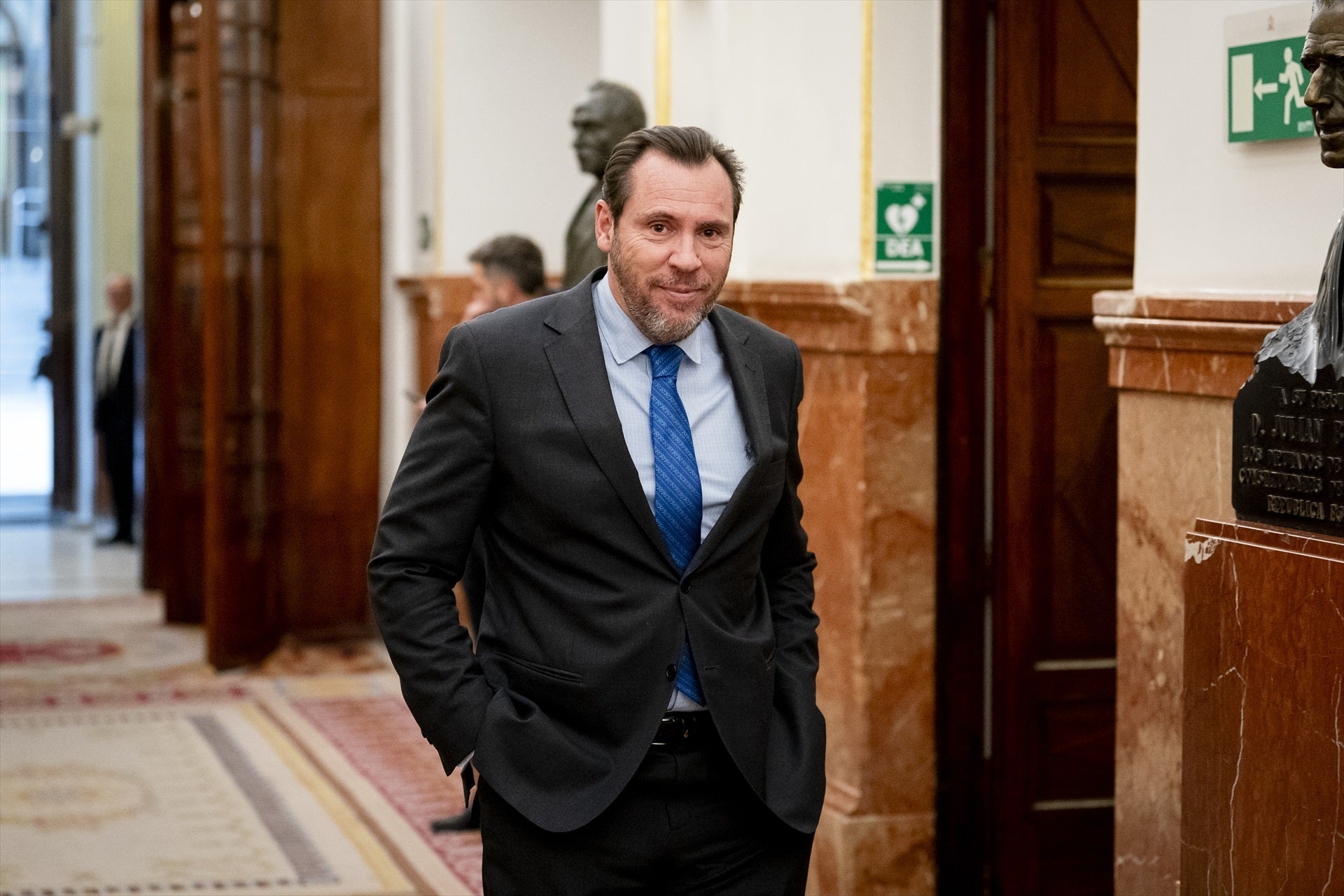 El primer informe de la Guardia Civil habla de "robo con fuerza" y descarta el sabotaje en las vías del AVE El primer informe de la Guardia Civil habla de "robo con fuerza" y descarta el sabotaje en las vías del AVE
