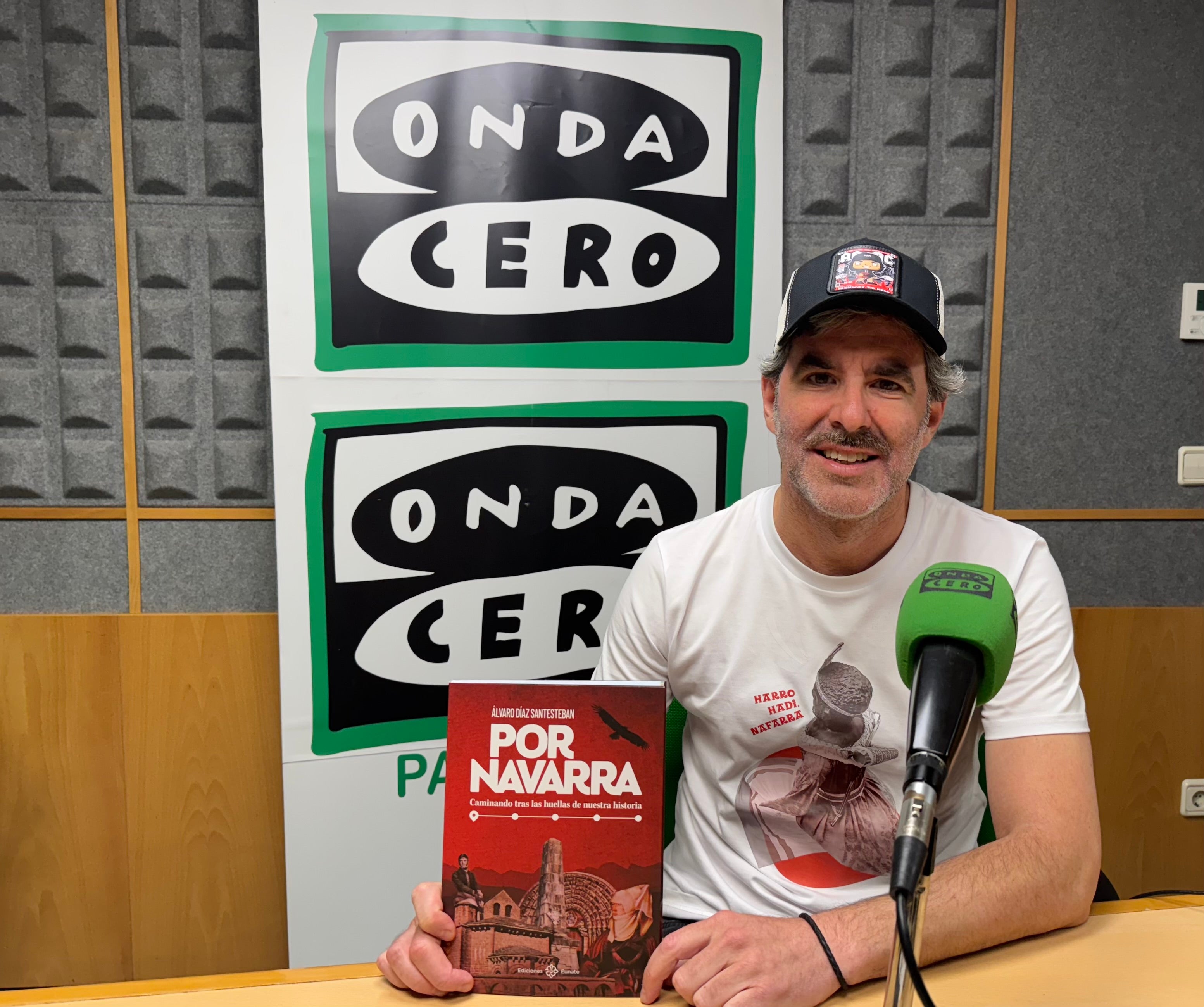 "Por Navarra. Caminando tras las huellas de nuestra historia", la propuesta de Álvaro Díaz Santesteban que aúna la historia y las rutas al aire libre "Por Navarra. Caminando tras las huellas de nuestra historia", la propuesta de Álvaro Díaz Santesteban que aúna la historia y las rutas al aire libre