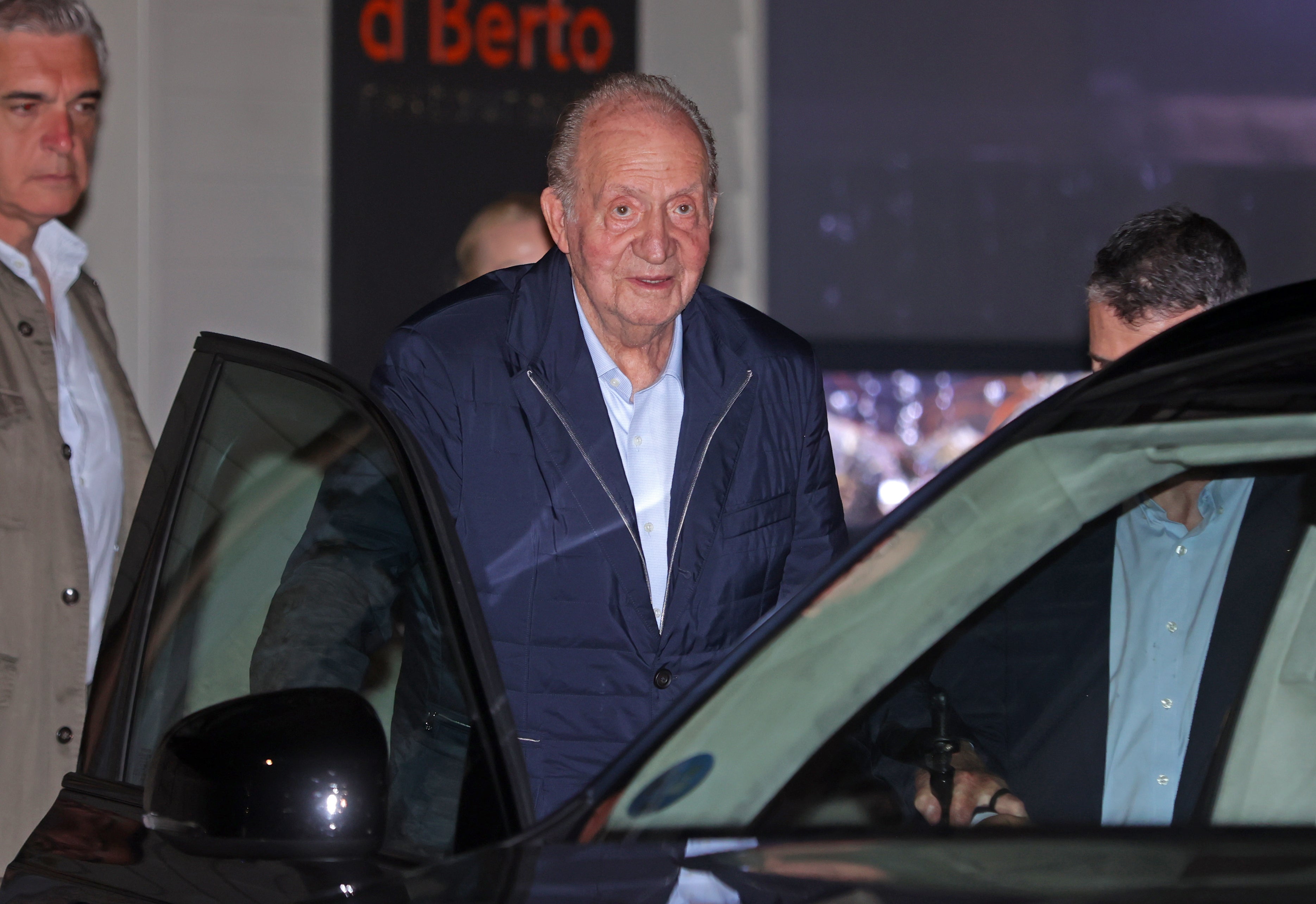 VOTA: ¿Comparte que Don Juan Carlos no esté invitado a los actos institucionales por la llegada de la democracia? VOTA: ¿Comparte que Don Juan Carlos no esté invitado a los actos institucionales por la llegada de la democracia?