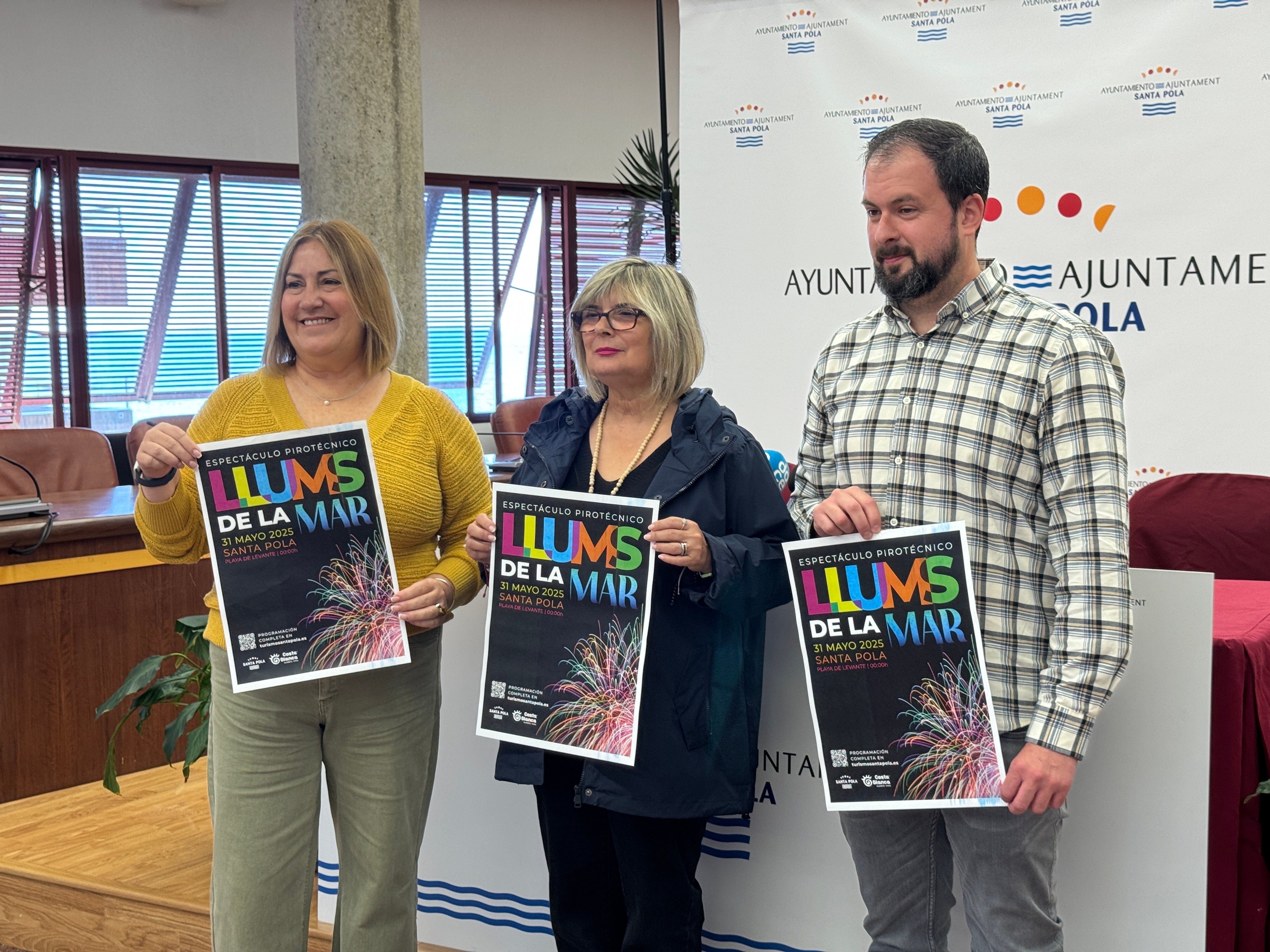‘Llums de la mar’, el espectáculo pirotécnico con el que Santa Pola va a recibir el verano ‘Llums de la mar’, el espectáculo pirotécnico con el que Santa Pola va a recibir el verano