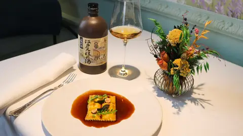 Los ravioles du Dauphiné de Le Bistroman Atelier maridados con Edo Genroku son uno de los pases del menú. ravioles du Dauphiné de Le Bistroman Atelier