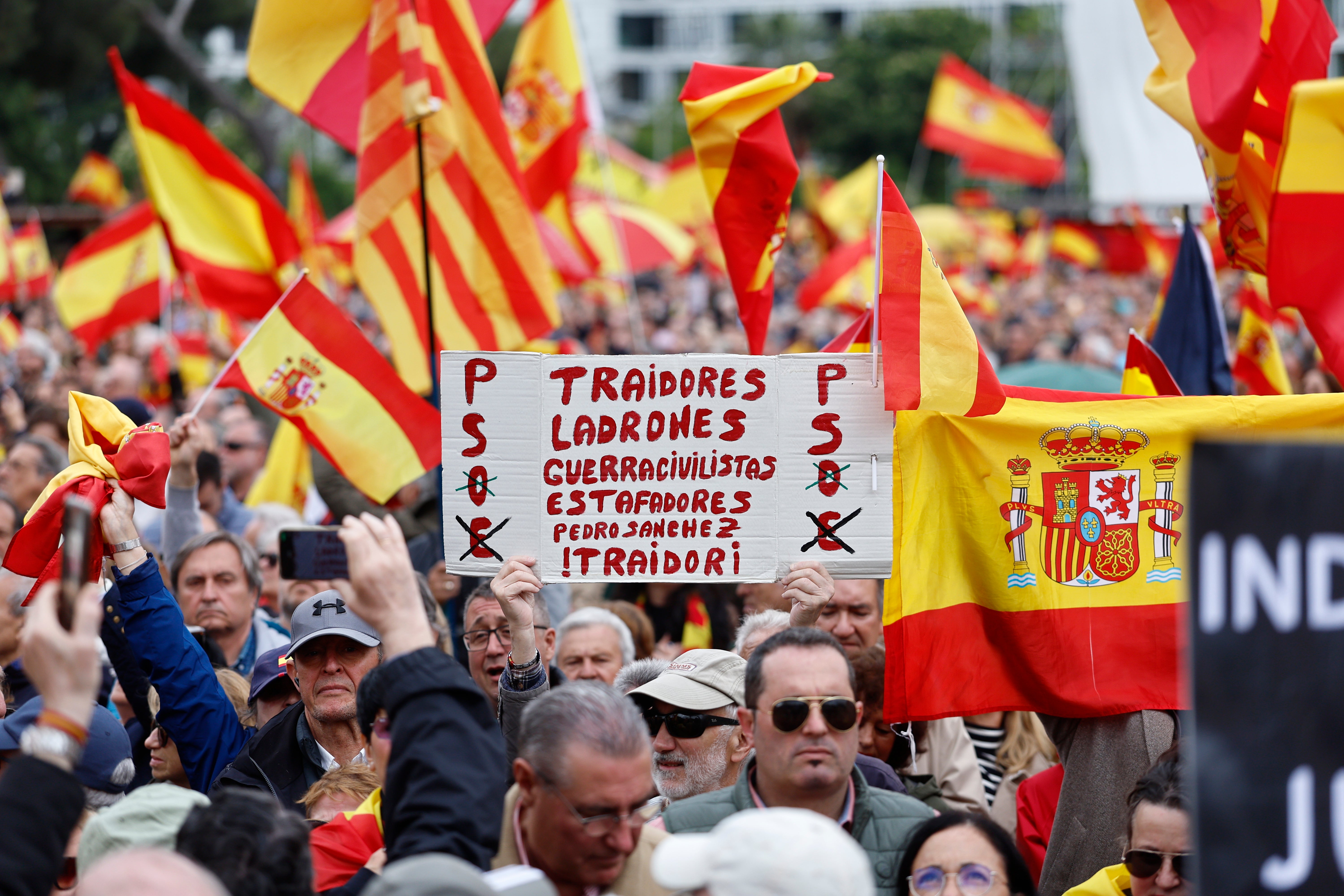 PP y Vox piden la dimisión de Sánchez en la manifestación de Madrid contra "un Gobierno fallido" PP y Vox piden la dimisión de Sánchez en la manifestación de Madrid contra "un Gobierno fallido"