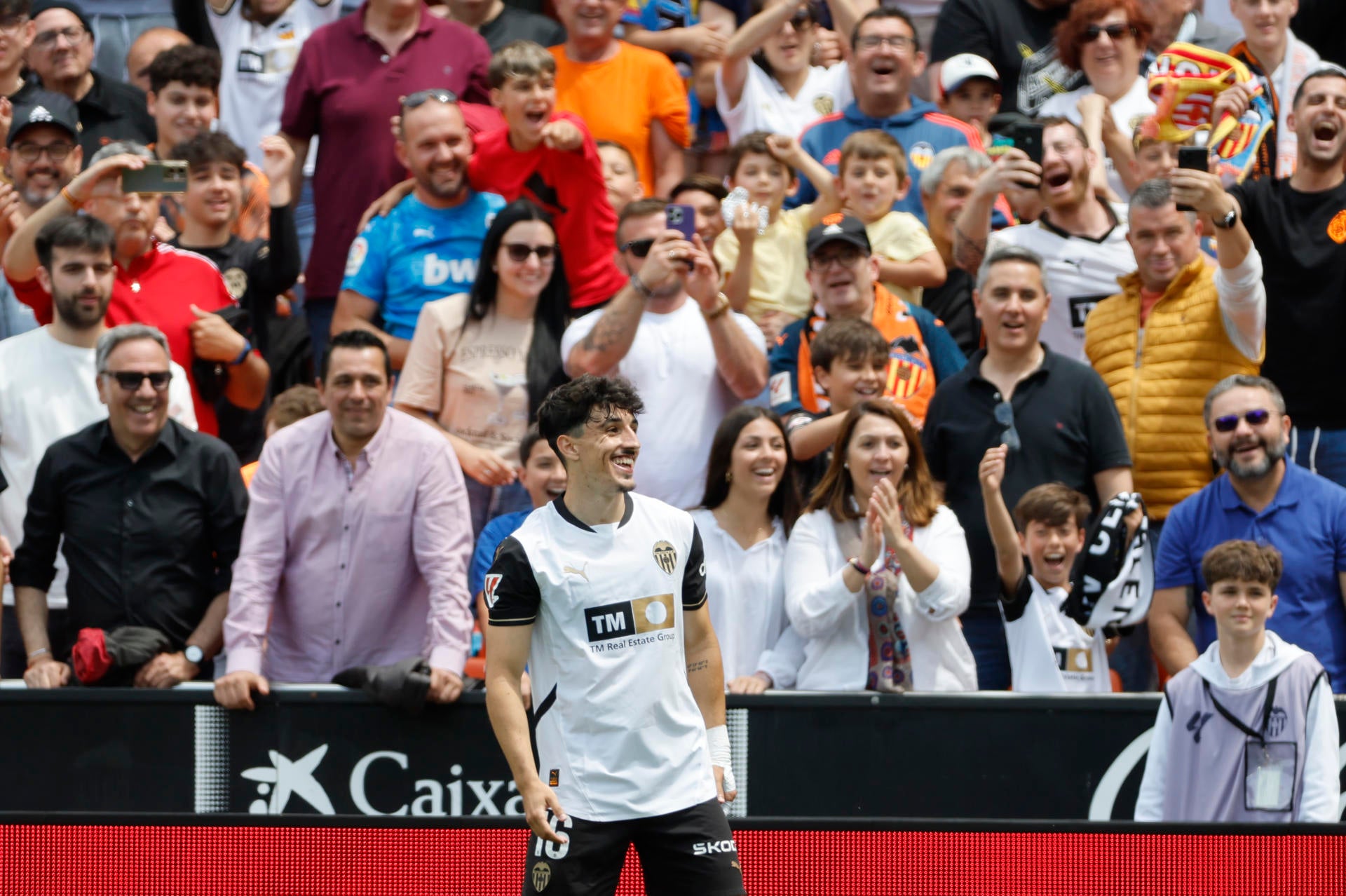 Diego López, jugador del Valencia: "A base de trabajar e insistir los resultados han ido llegando" episode artwork