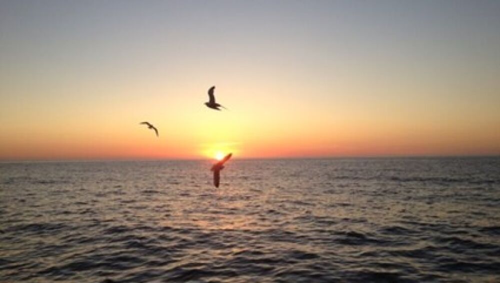 Una puesta de sol desde el mar
