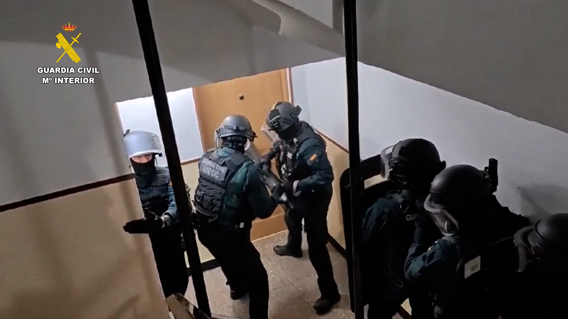 La Guardia Civil desmantela un grupo al que se atribuyen robos en viviendas de Elda, Novelda y Villena La Guardia Civil desmantela un grupo al que se atribuyen robos en viviendas de Elda, Novelda y Villena