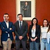 Valverde junto al equipo de Gobierno del Ayuntamiento de Almagro Valverde junto al equipo de Gobierno del Ayuntamiento de Almagro
