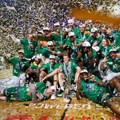 Los jugadores de Unicaja Málaga celebran el título de la FIBA Champions League en Ano Liosia, Atenas Los jugadores de Unicaja Málaga celebran el título de la FIBA Champions League en Ano Liosia, Atenas